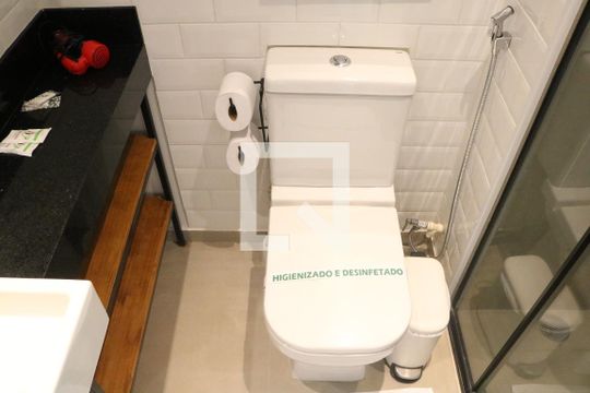 Banheiro de apartamento para alugar com 1 quarto, 25m² em Perdizes, São Paulo