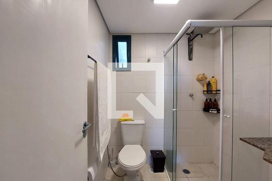 Banheiro de apartamento para alugar com 3 quartos, 90m² em Interlagos, São Paulo
