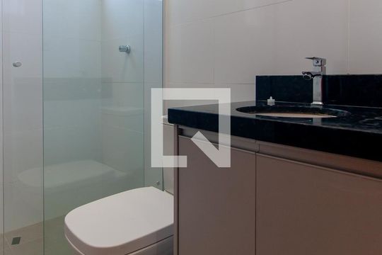 Banheiro de apartamento para alugar com 2 quartos, 50m² em Vila California, São Paulo