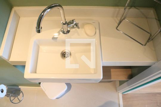 Lavabo de apartamento para alugar com 1 quarto, 45m² em Perdizes, São Paulo