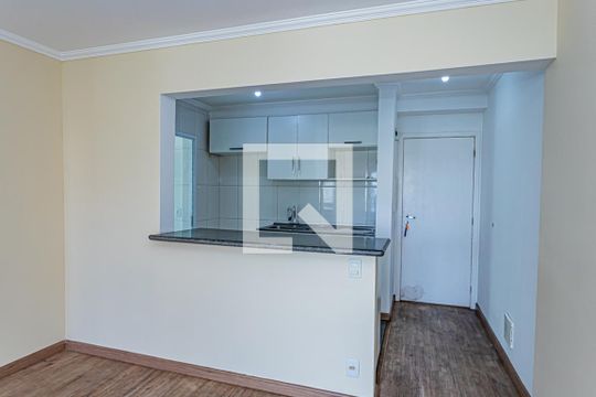 Cozinha de apartamento para alugar com 2 quartos, 82m² em Vila Amélia, São Paulo