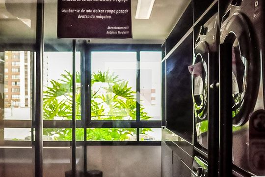 Lavanderia de kitnet/studio à venda com 1 quarto, 37m² em Menino Deus, Porto Alegre