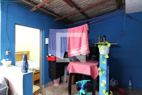 Área de Serviço de casa para alugar com 8 quartos, 400m² em Vila Nilo, São Paulo