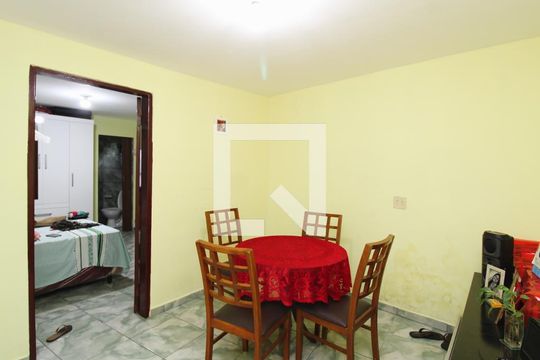 Sala de casa à venda com 8 quartos, 400m² em Vila Nilo, São Paulo