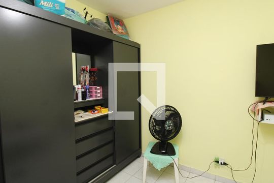 Quarto de casa para alugar com 8 quartos, 400m² em Vila Nilo, São Paulo