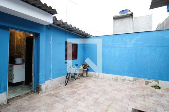 Quintal de casa à venda com 8 quartos, 400m² em Vila Nilo, São Paulo