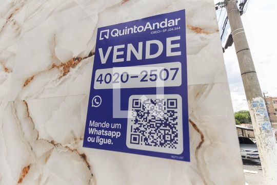 Plaquinha de apartamento à venda com 3 quartos, 56m² em Conjunto Residencial José Bonifácio, São Paulo