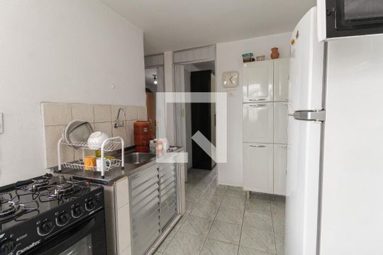 Cozinha de apartamento à venda com 3 quartos, 56m² em Conjunto Residencial José Bonifácio, São Paulo