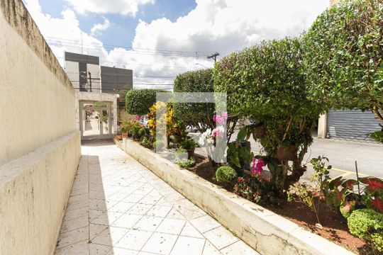 Entrada de apartamento à venda com 3 quartos, 56m² em Conjunto Residencial José Bonifácio, São Paulo