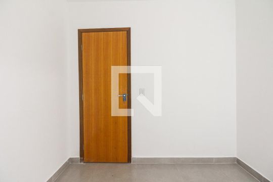 Quarto 2 de apartamento para alugar com 2 quartos, 40m² em Vila Esperança, São Paulo