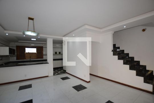 Lavabo de casa para alugar com 3 quartos, 200m² em Vila Valqueire, Rio de Janeiro