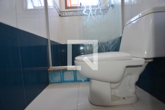 Banheiro Social de casa para alugar com 3 quartos, 200m² em Vila Valqueire, Rio de Janeiro
