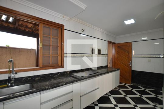 Cozinha de casa para alugar com 3 quartos, 200m² em Vila Valqueire, Rio de Janeiro