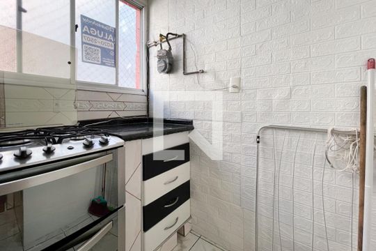 Área de Serviço de apartamento para alugar com 2 quartos, 45m² em Santa Terezinha, São Bernardo do Campo