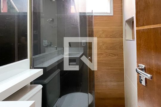 Banheiro Social de apartamento para alugar com 2 quartos, 45m² em Santa Terezinha, São Bernardo do Campo