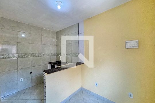 Casa para alugar com 1 quarto, 28m² em Vargem Grande, Rio de Janeiro