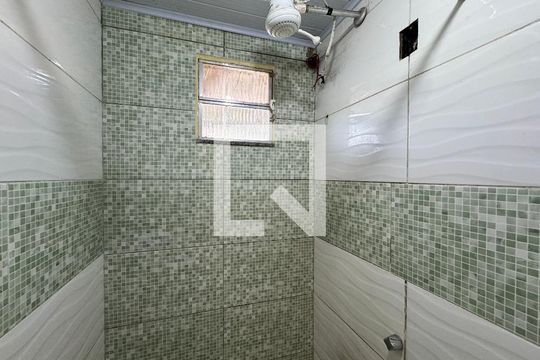 Banheiro Social de casa para alugar com 1 quarto, 28m² em Vargem Grande, Rio de Janeiro