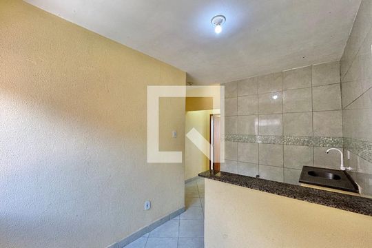 Sala e Cozinha de casa para alugar com 1 quarto, 28m² em Vargem Grande, Rio de Janeiro