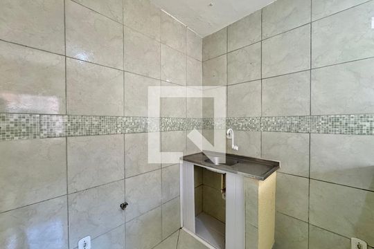 Sala e Cozinha de casa para alugar com 1 quarto, 28m² em Vargem Grande, Rio de Janeiro