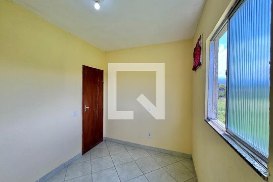 Quarto de casa para alugar com 1 quarto, 28m² em Vargem Grande, Rio de Janeiro
