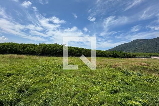 Quarto - Vista de casa para alugar com 1 quarto, 28m² em Vargem Grande, Rio de Janeiro