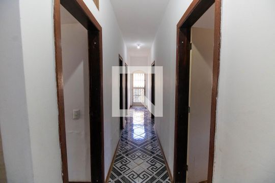 Corredor de casa à venda com 5 quartos, 300m² em Engenho do Mato, Niterói