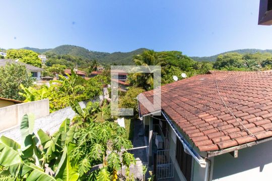 Vista da Sala 2 de casa à venda com 5 quartos, 300m² em Engenho do Mato, Niterói