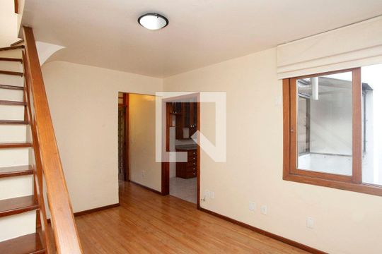 Sala 1 de apartamento para alugar com 1 quarto, 146m² em Petrópolis, Porto Alegre