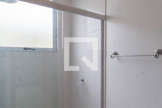 Banheiro de apartamento para alugar com 2 quartos, 55m² em São José, Canoas