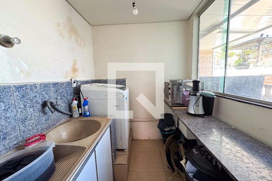 Área de Serviço de casa à venda com 3 quartos, 283m² em Santa Helena, Belo Horizonte