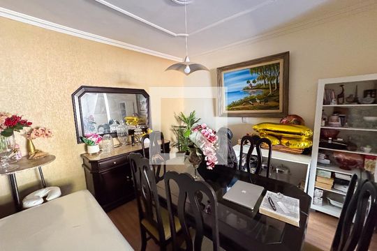 Sala de casa à venda com 3 quartos, 283m² em Santa Helena, Belo Horizonte