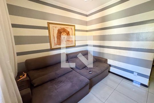 Sala de casa à venda com 3 quartos, 283m² em Santa Helena, Belo Horizonte