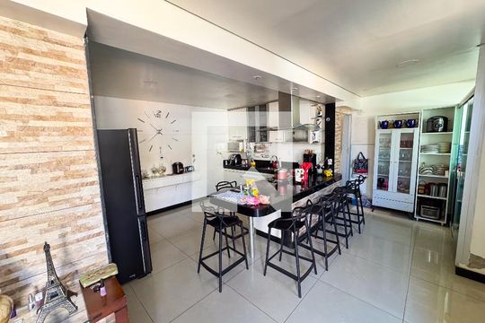Cozinha de casa à venda com 3 quartos, 283m² em Santa Helena, Belo Horizonte