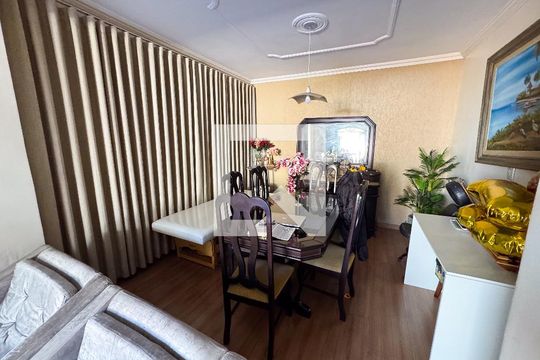 Sala de casa à venda com 3 quartos, 283m² em Santa Helena, Belo Horizonte