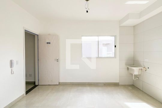 Sala/Cozinha de apartamento para alugar com 1 quarto, 26m² em São Domingos, São Paulo