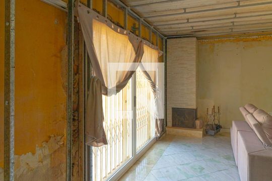 Casa à venda com 4 quartos, 400m² em Rio Branco, Canoas