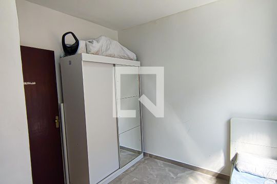 Quarto de casa de condomínio para alugar com 2 quartos, 60m² em Curicica, Rio de Janeiro