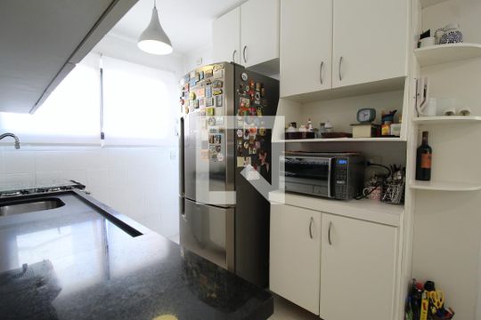 Cozinha de apartamento à venda com 3 quartos, 91m² em Vila Olímpia, São Paulo