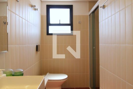 Banheiro da Suíte de apartamento à venda com 3 quartos, 91m² em Vila Olímpia, São Paulo