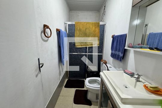 Banheiro de casa à venda com 2 quartos, 120m² em Santa Teresa, São Leopoldo