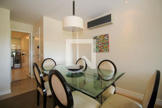 Sala de apartamento à venda com 3 quartos, 129m² em Barra da Tijuca, Rio de Janeiro