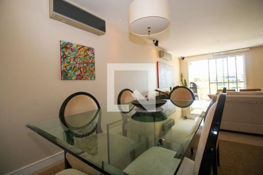 Sala de apartamento à venda com 3 quartos, 129m² em Barra da Tijuca, Rio de Janeiro