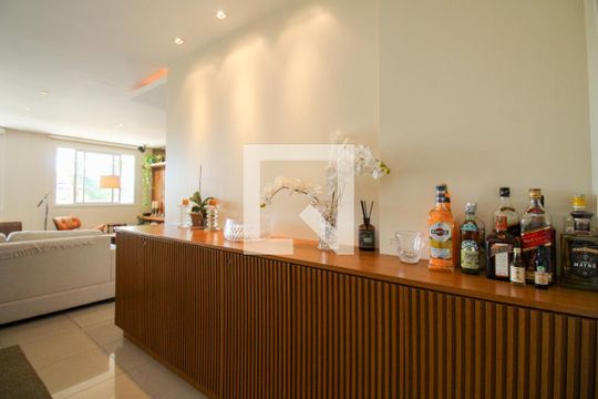 Sala de apartamento à venda com 3 quartos, 129m² em Barra da Tijuca, Rio de Janeiro
