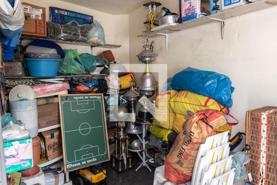 Quarto de serviço de casa à venda com 3 quartos, 130m² em Chora Menino, São Paulo