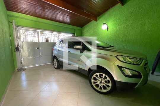 Garagem de casa à venda com 4 quartos, 150m² em Jardim Sarah, São Paulo
