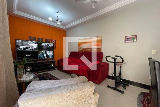 Sala de casa à venda com 4 quartos, 150m² em Jardim Sarah, São Paulo