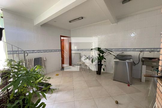 Quintal de casa à venda com 4 quartos, 150m² em Jardim Sarah, São Paulo