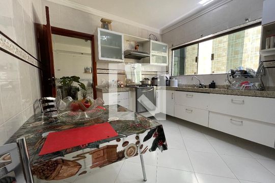 Cozinha de casa à venda com 4 quartos, 150m² em Jardim Sarah, São Paulo