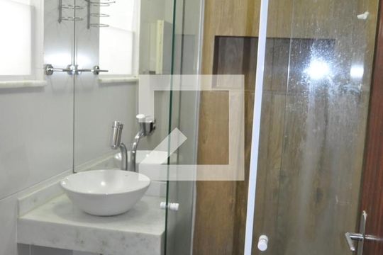 Banheiro Social de casa de condomínio para alugar com 2 quartos, 118m² em Méier, Rio de Janeiro