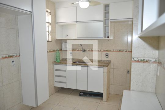 Cozinha de casa de condomínio para alugar com 2 quartos, 118m² em Méier, Rio de Janeiro